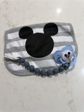 Disney, reborn pacifier and bib set